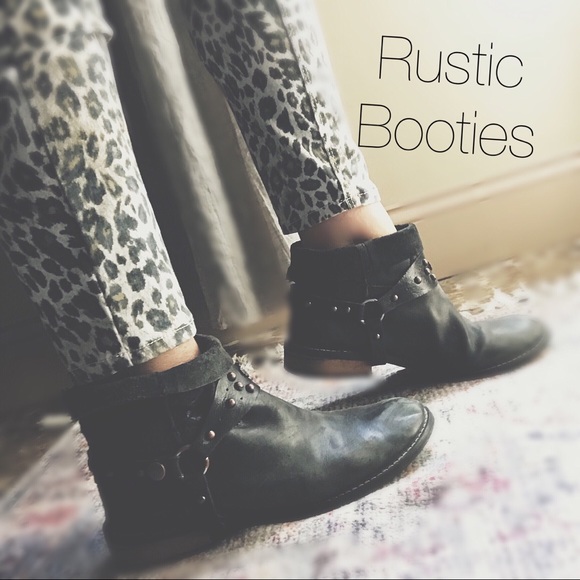 HP🌵Highly Distressed  Rustic Booties &Boot Straps - Picture 2 of 8